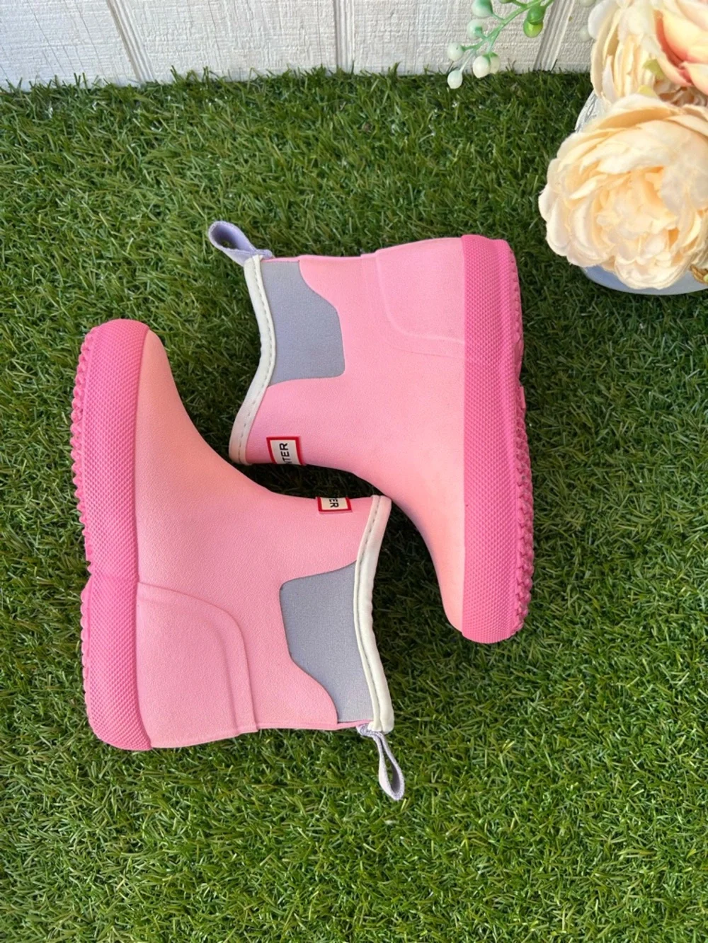 Finley Kids Waterproof Rain Boots in Medium Pink with Gray Trim size 9 new